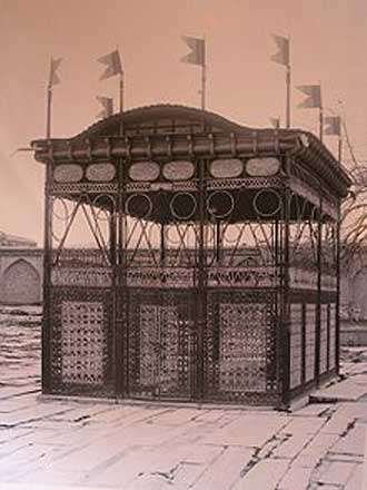 Tomb of Hafez-Hafez-e Shirazi-A photo of iron transenna, once in place  around Hafez's tomb