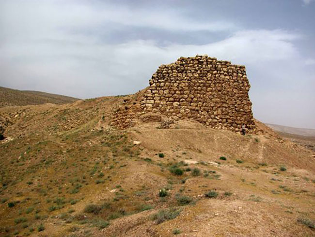 Abunasr Palace ( Takht-e-Abunasr ) in Shiraz Iran - Historical Places of Iran